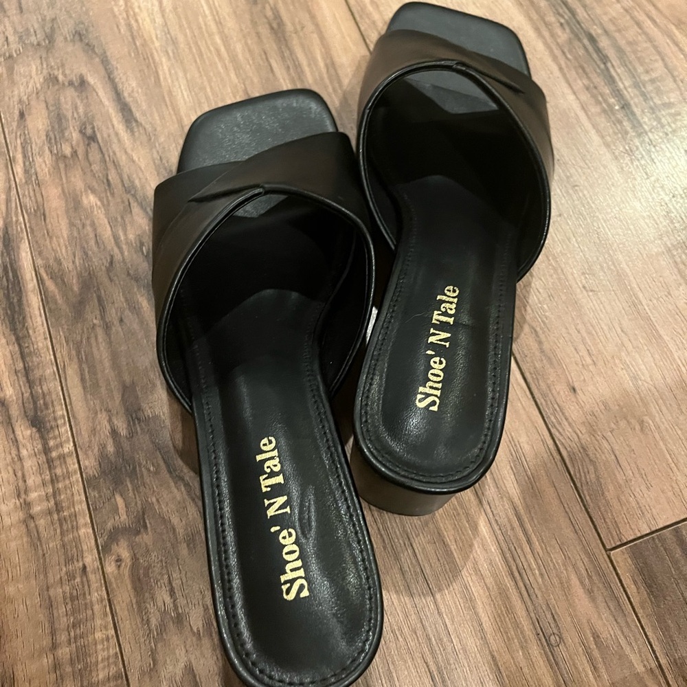 Shoe N’ Tale Women Block Square Heels